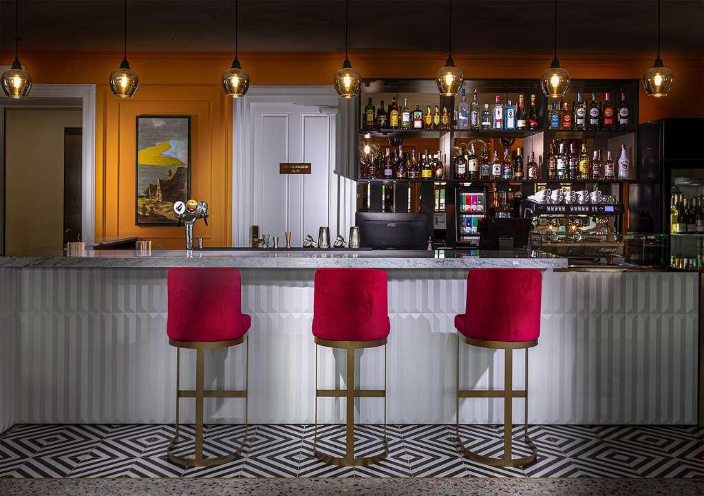 The Basilian Minsk, Curio Collection By Hilton Hotel Restoran gambar