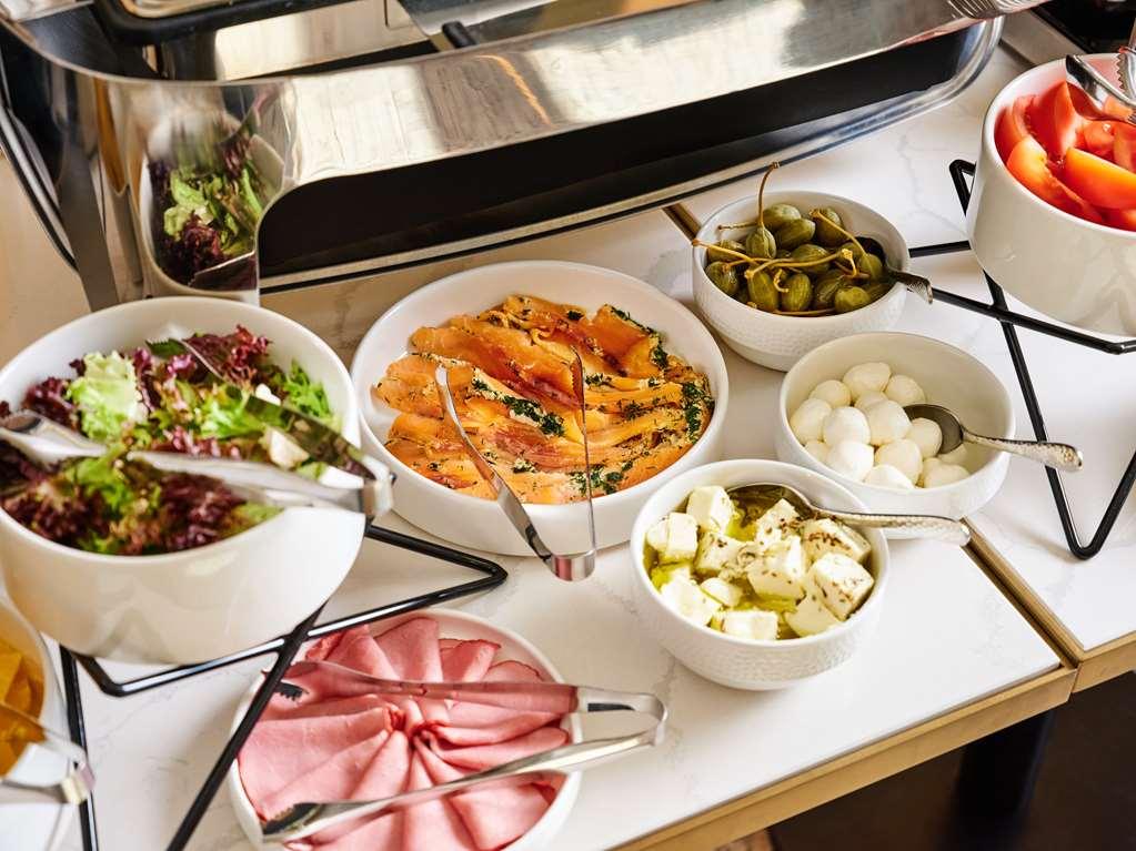 The Basilian Minsk, Curio Collection By Hilton Hotel Restoran gambar